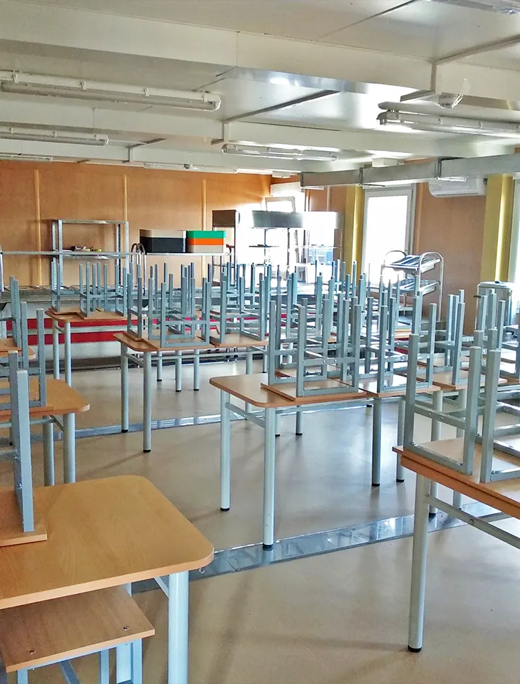 Модульные здания общежития из блок-контейнеров Контейнекс - помещение приема пищи