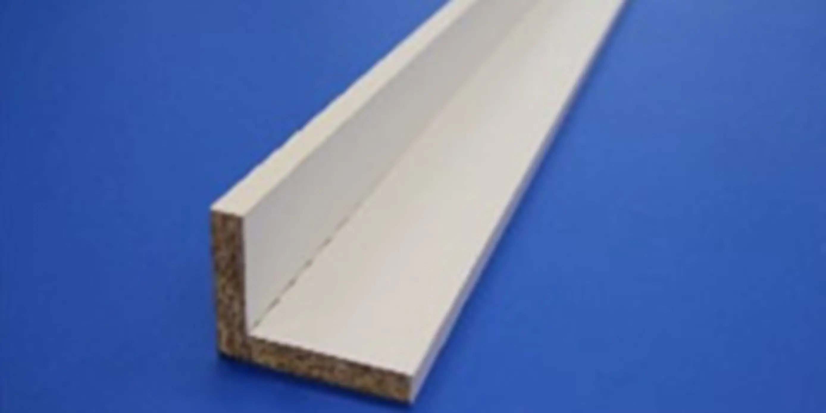 Угловой облицов. плинтус, комплект =2 шт.= 1 угол, белый, 2,54