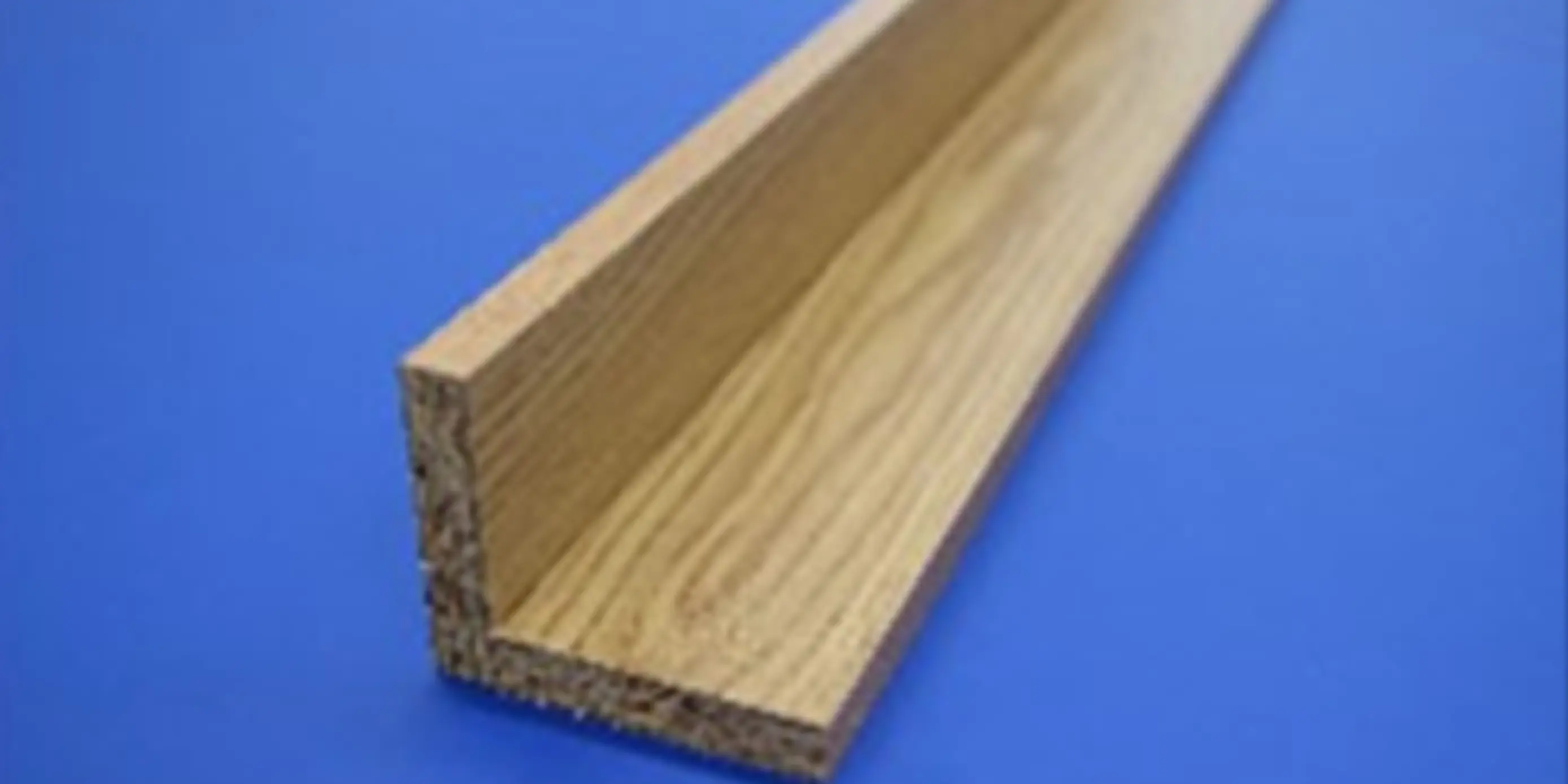 Угловой облицов. плинтус, комплект =2 шт.= 1 угол, свет. дуб, 2,54