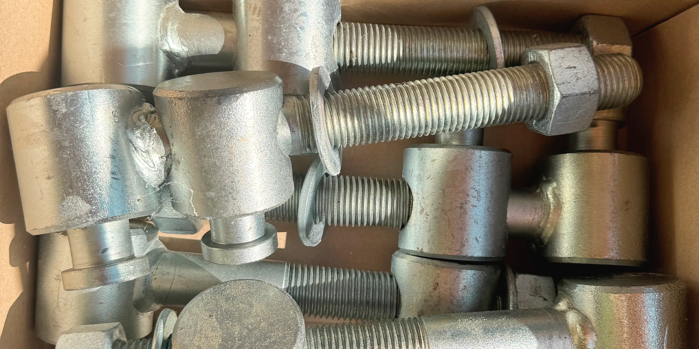 Стяжной болт, наружный, оцинкованный/шт